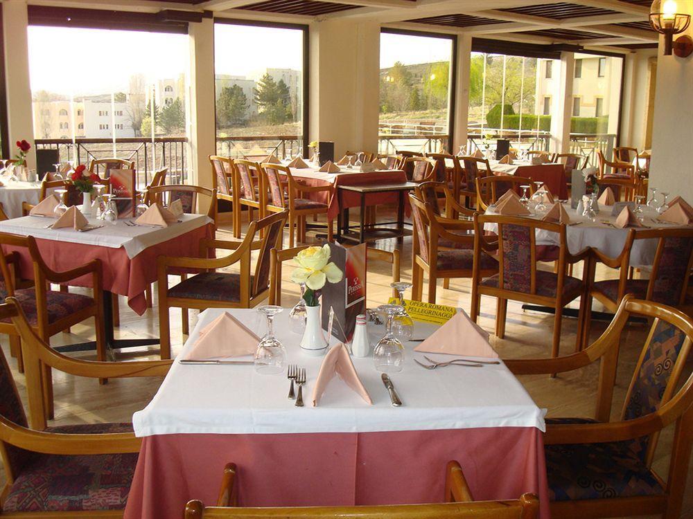Perissia Hotel & Convention Centre Ürgüp Buitenkant foto